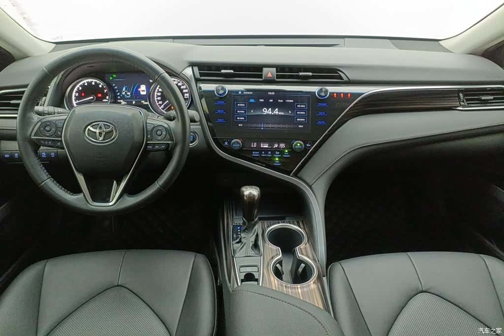Toyota Camry, 2020 12