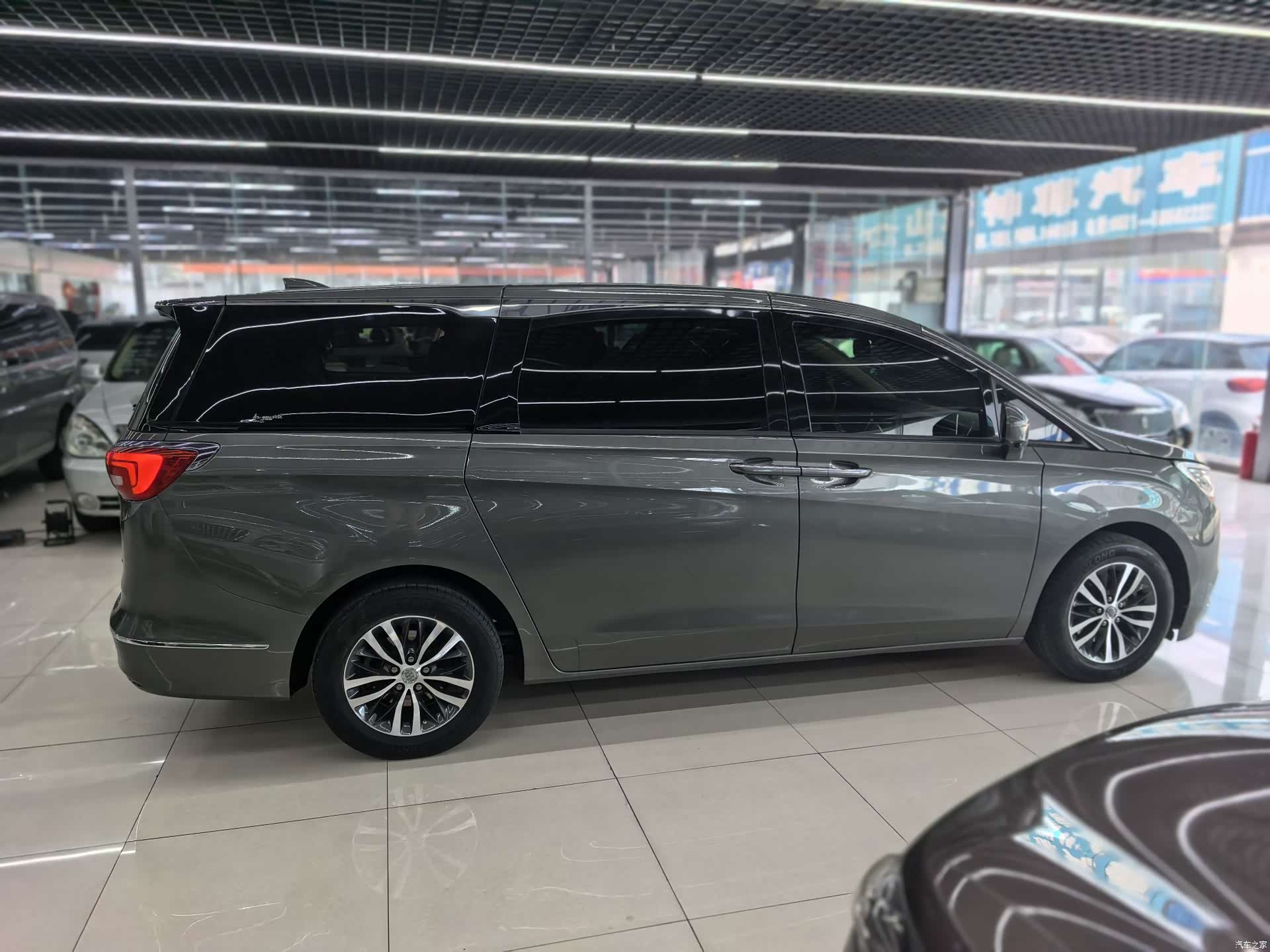 Buick GL8, 2019 6