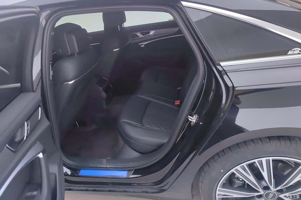 Audi A6L, 2025 11
