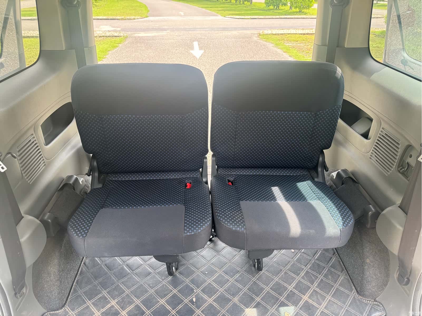 Nissan NV200, 2011 13