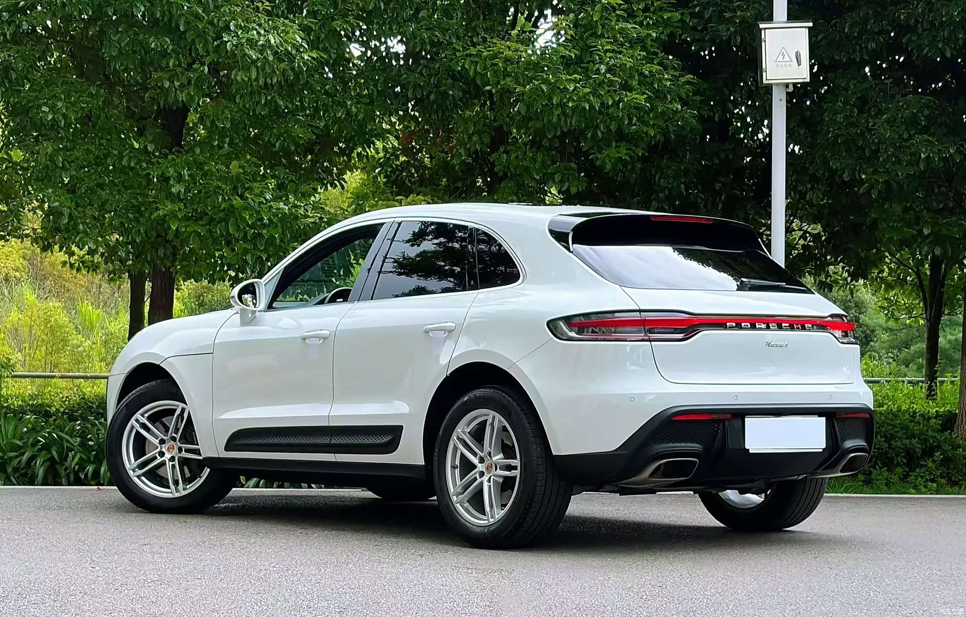 Porsche Macan, 2025 4