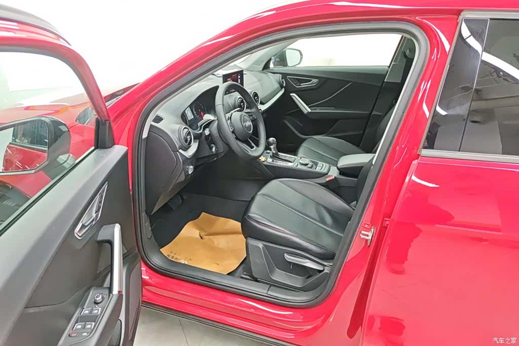 Audi Q2L, 2021 9