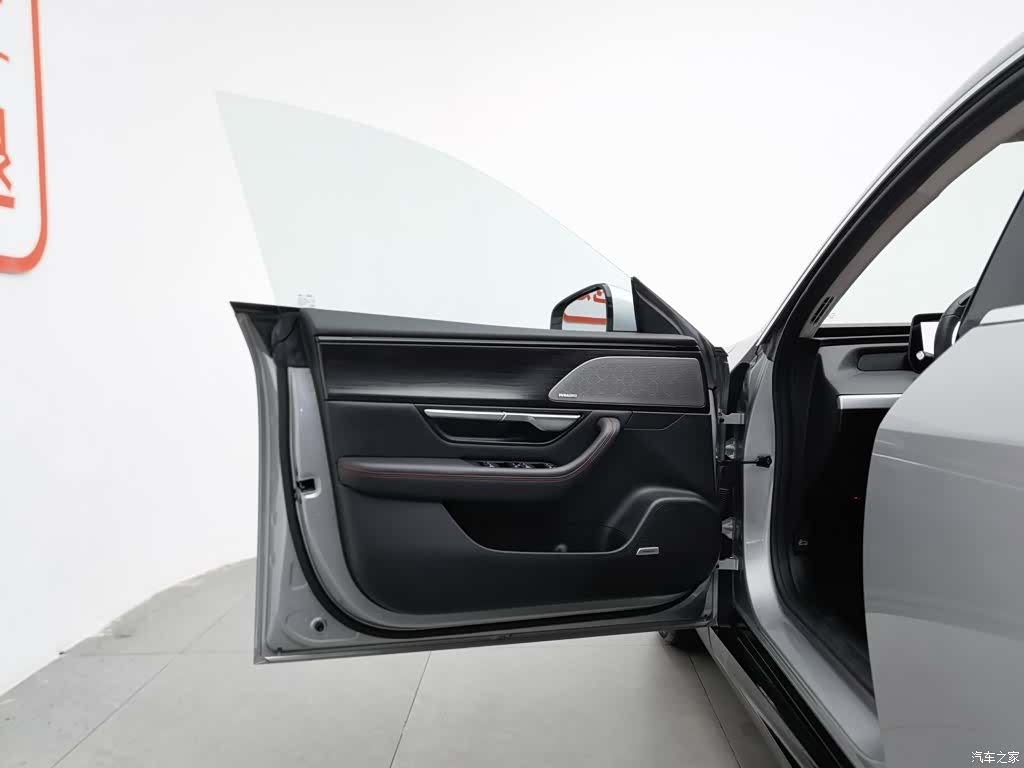 Xpeng P7, 2021 8