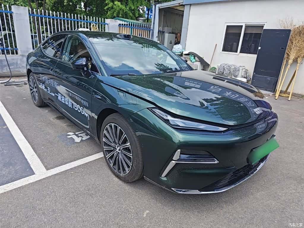 Geely 8, 2025 4