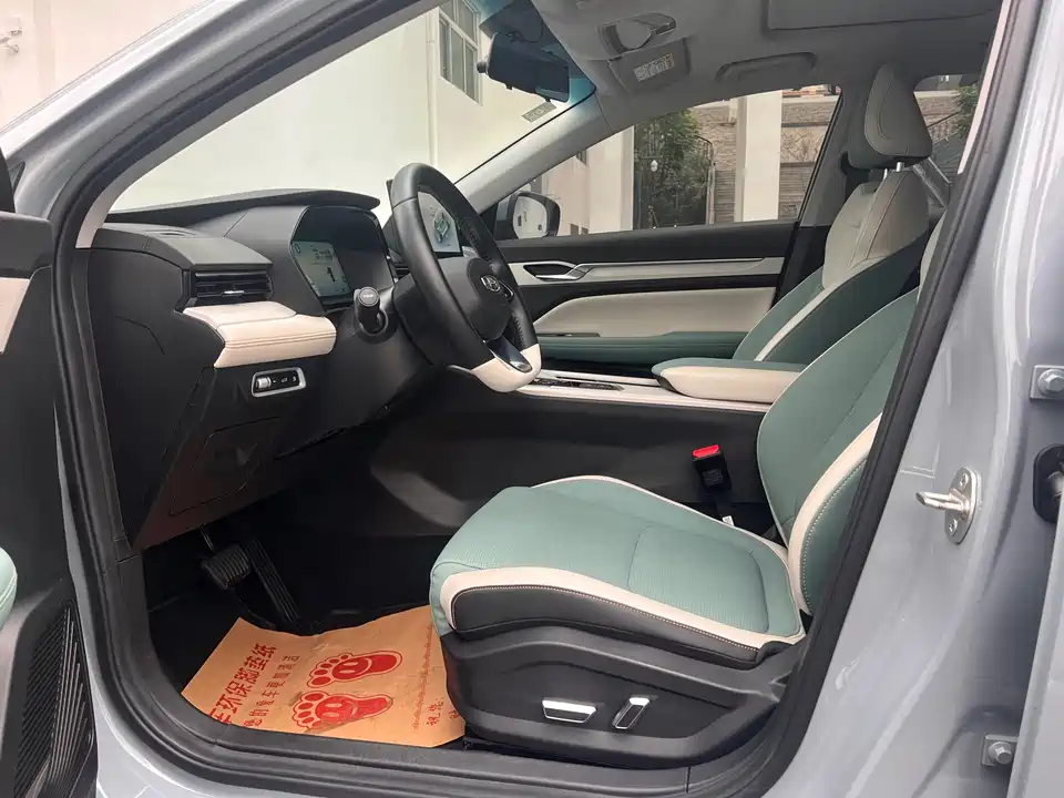 Geely Emgrand L HiP Geely Emgrand L HiP
