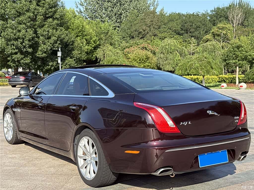 Jaguar XJ, 2012 10