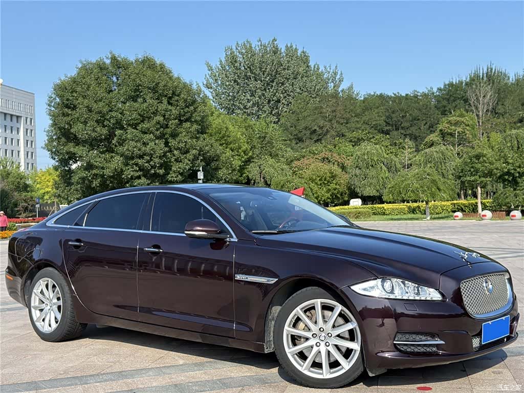 Jaguar XJ, 2012 4