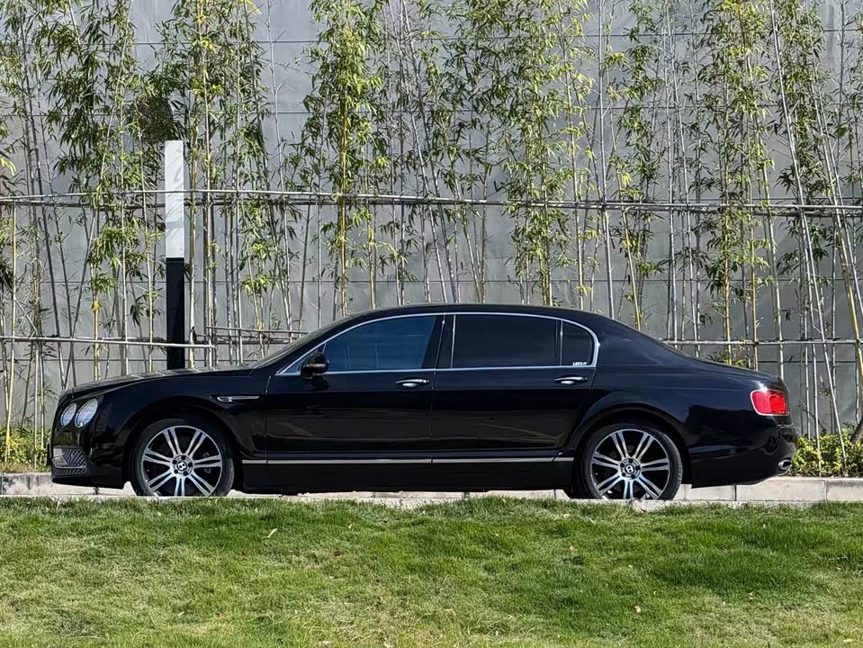 Bentley Flying