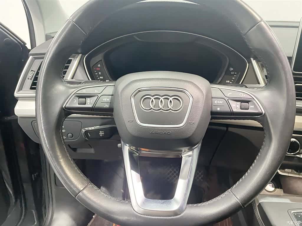 Audi Q5L, 2020 11