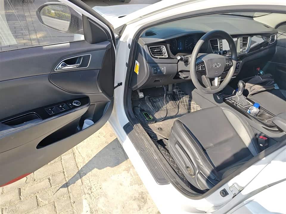 Hyundai Name picture