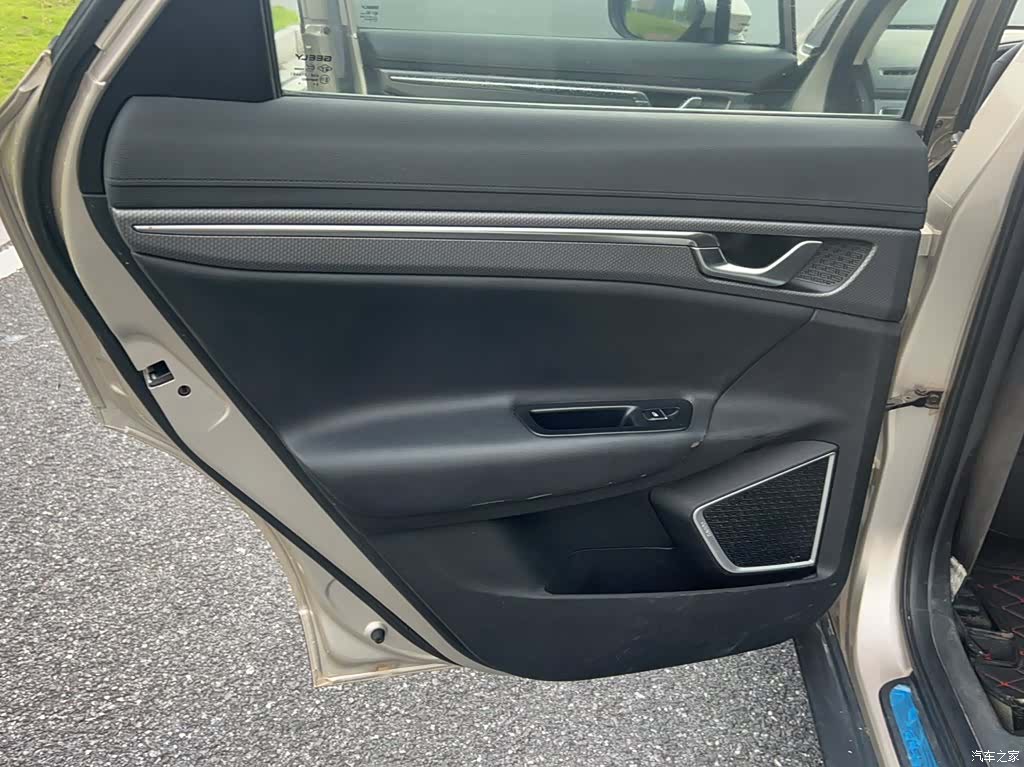 Geely Emgrand, 2018 11