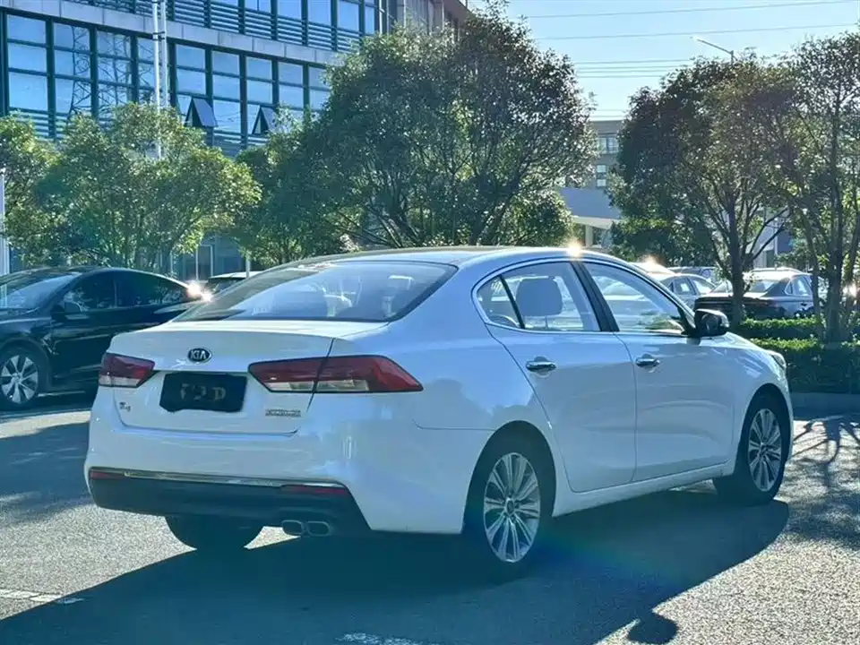 Kia K4