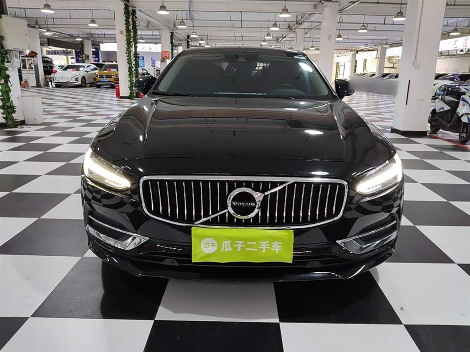 Volvo S90