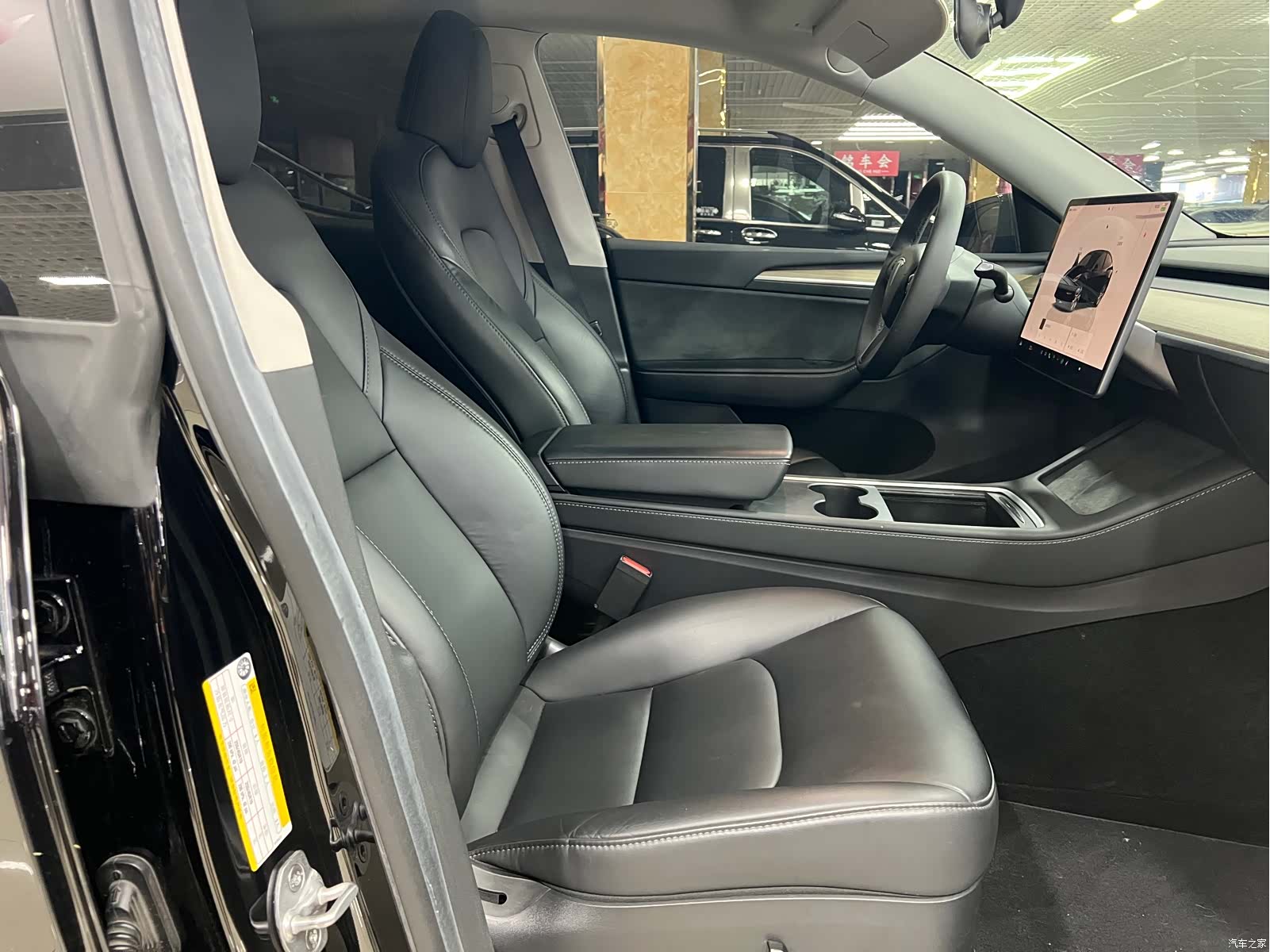Tesla Model Y, 2023 13