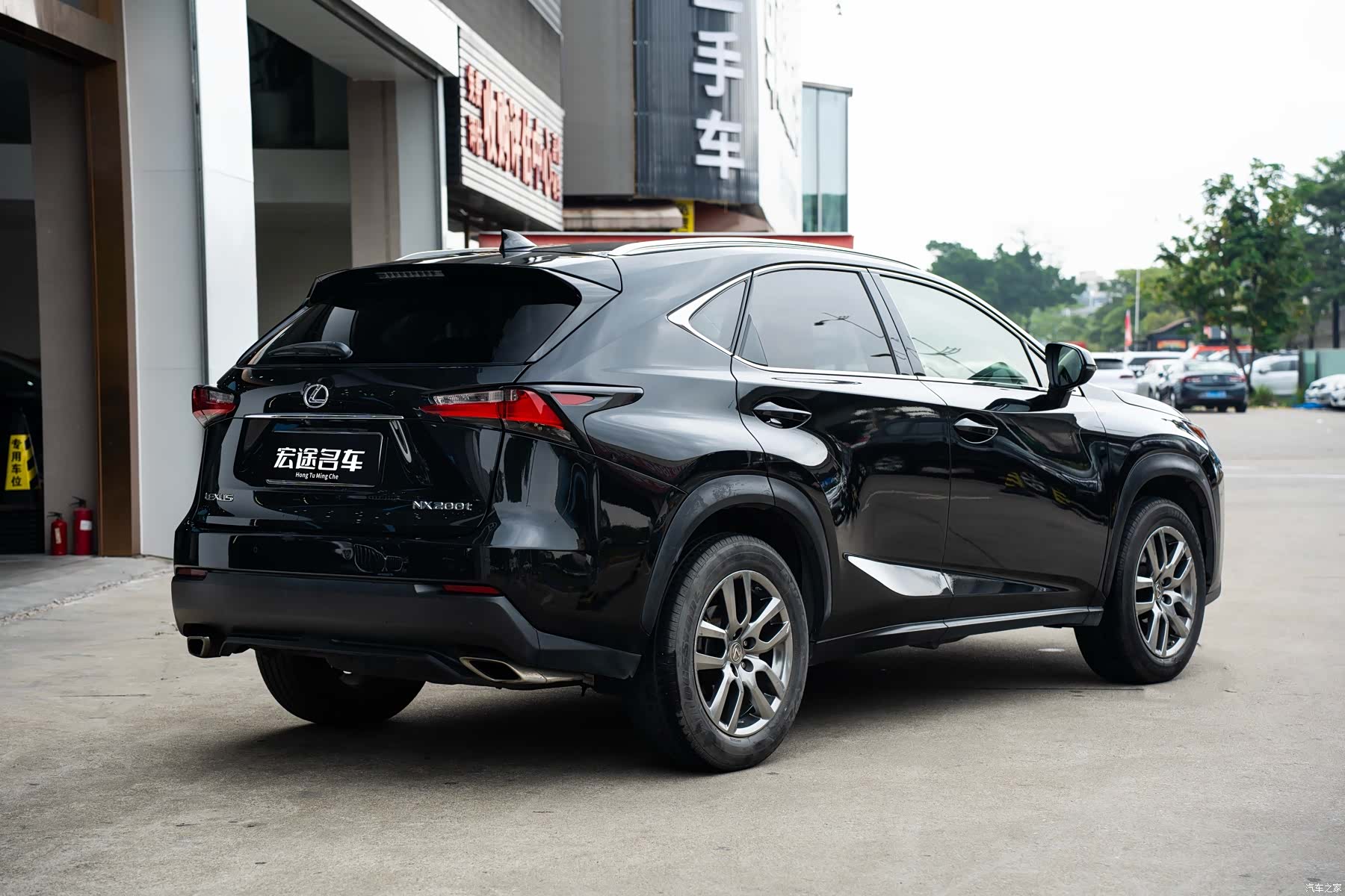 Lexus NX, 2016 3