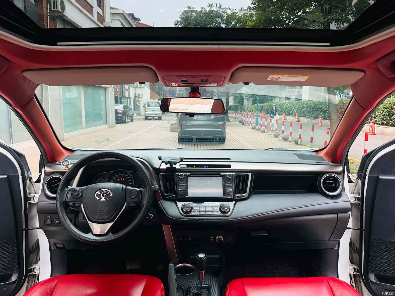 Toyota RAV4, 2014 все фото