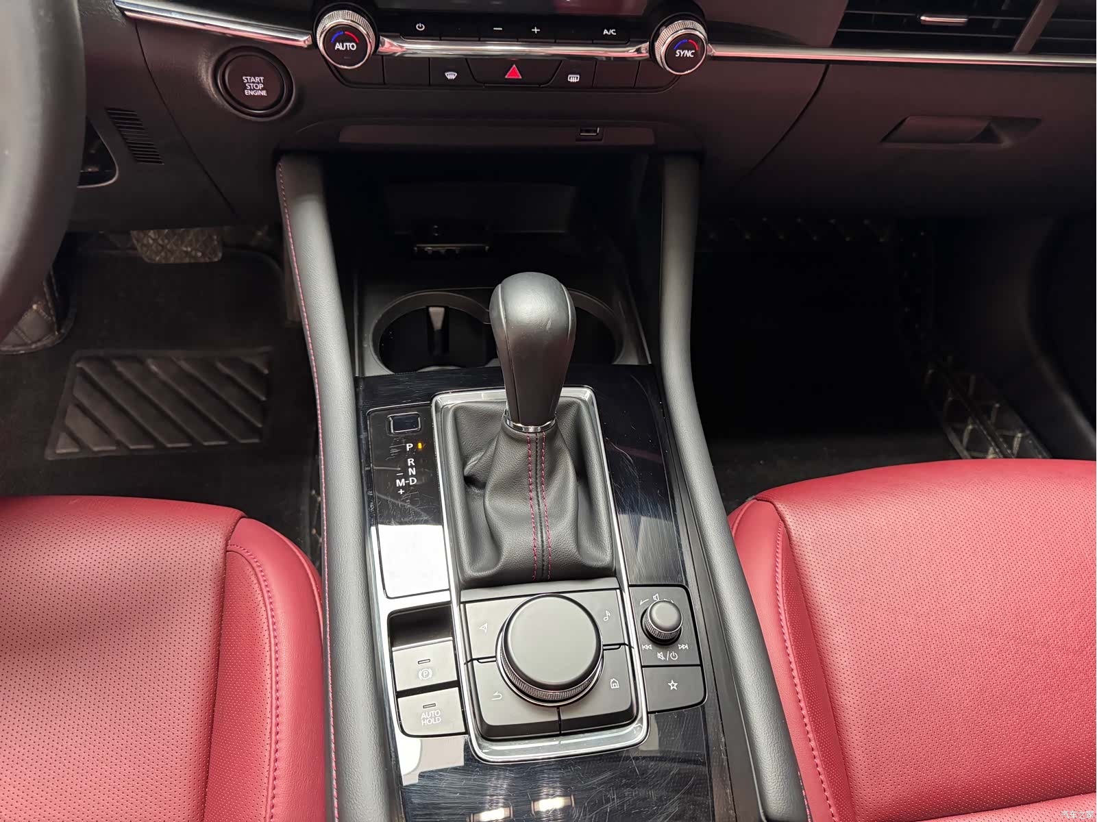 Mazda Mazda3, 2023 10