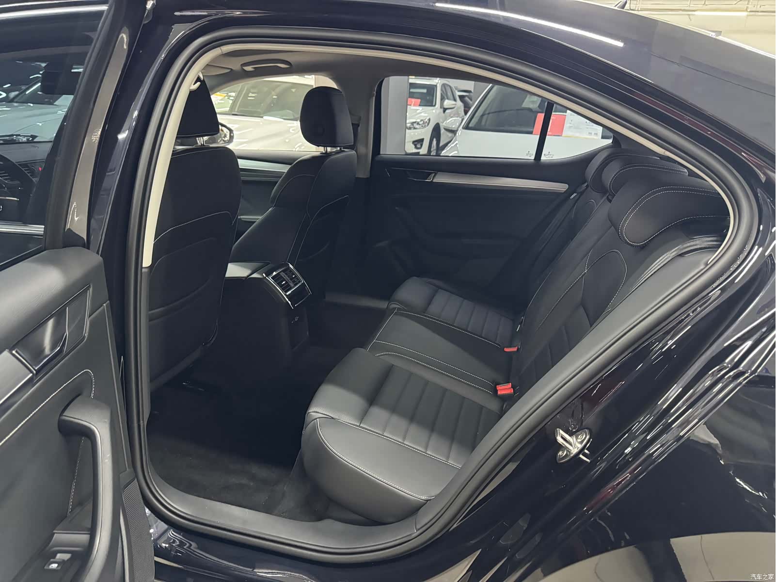 Skoda Superb, 2024 6