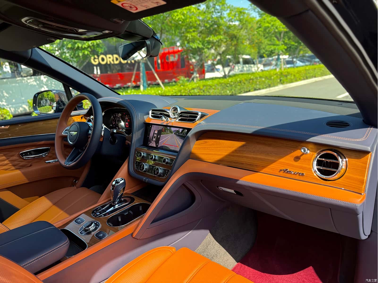 Bentley Bentayga, 2025 6