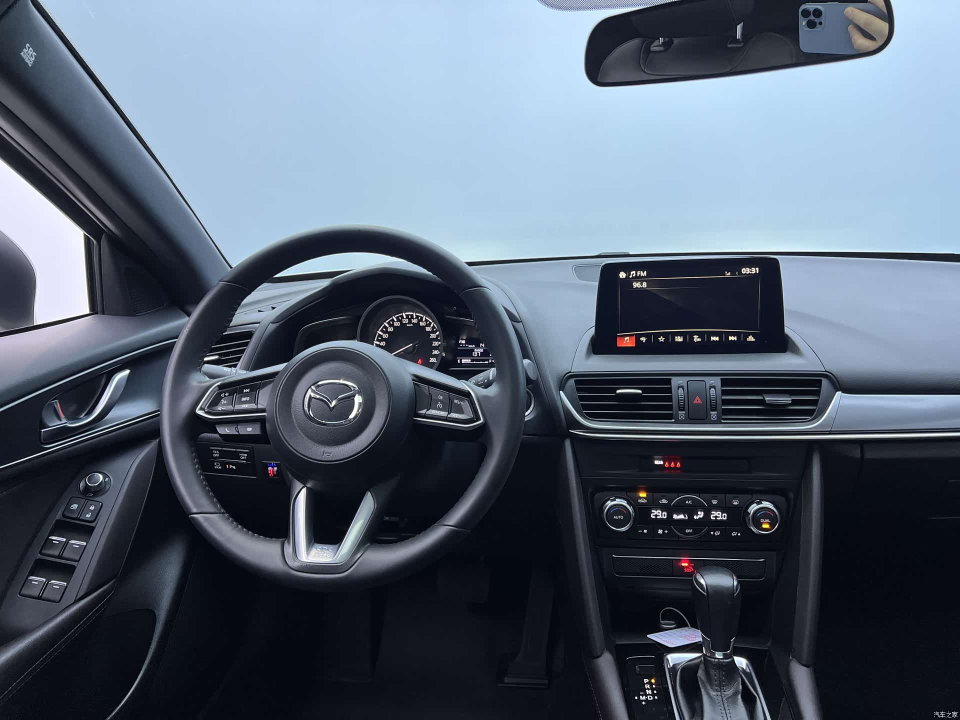Mazda CX-4, 2023 10