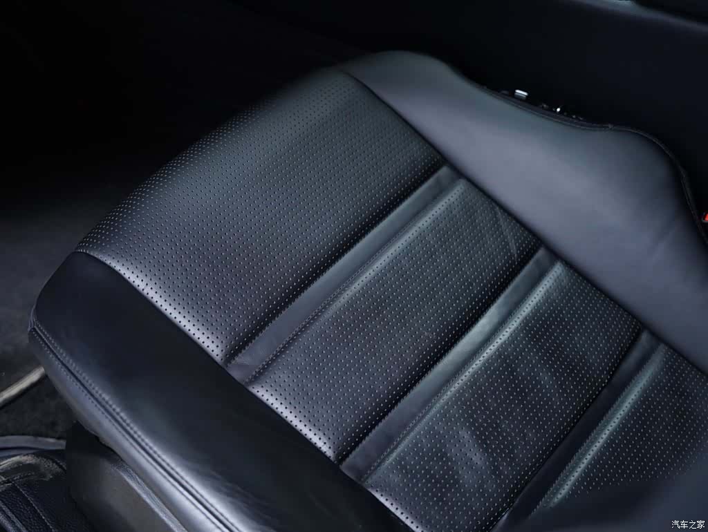 Mercedes-Benz CLS, 2018 32