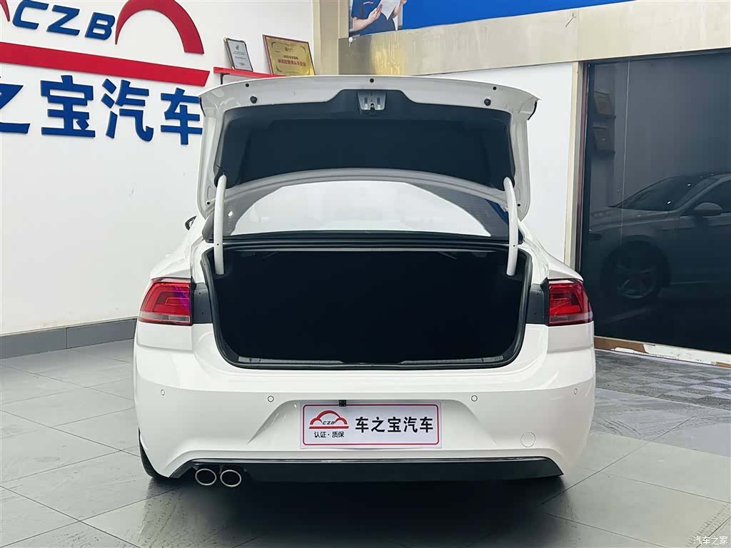 Volkswagen Lamando, 2016 9