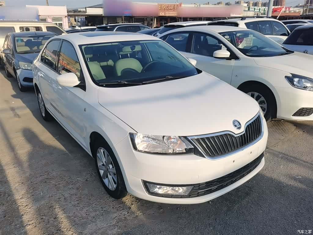 Skoda Rapid, 2015 4