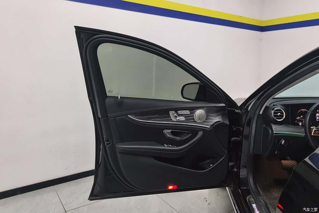 Mercedes-Benz E-Class, 2023 7