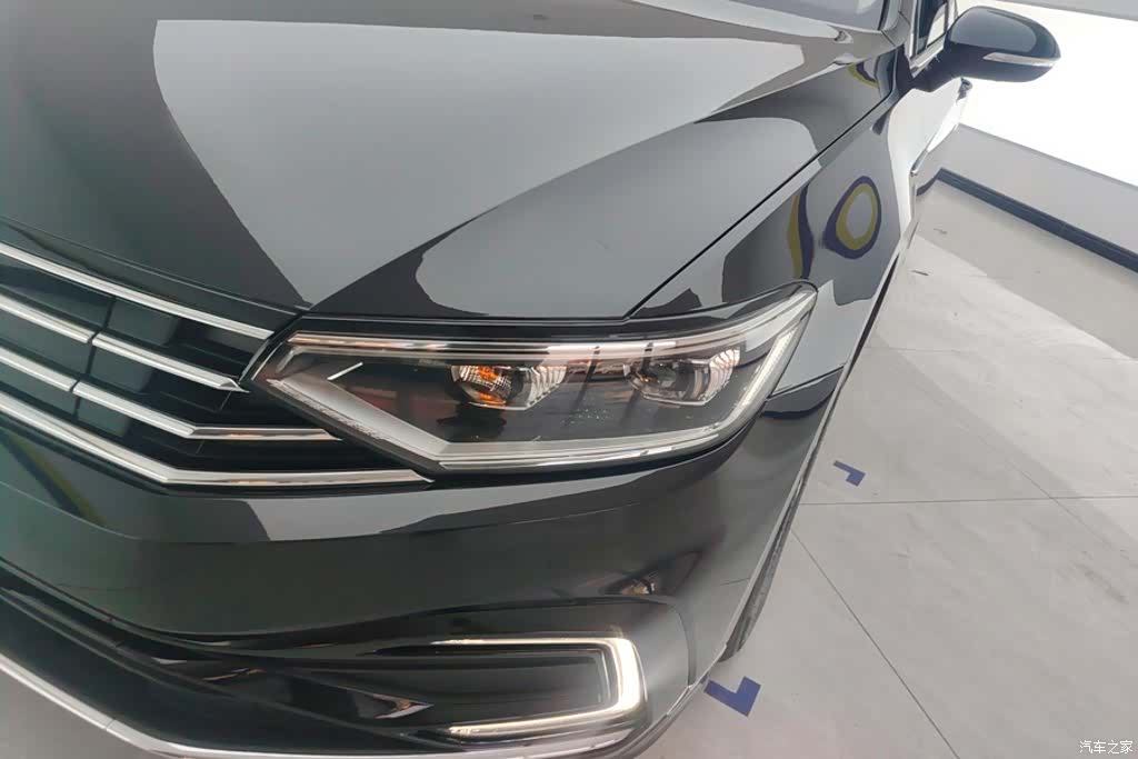 Volkswagen Magotan, 2023 все фото