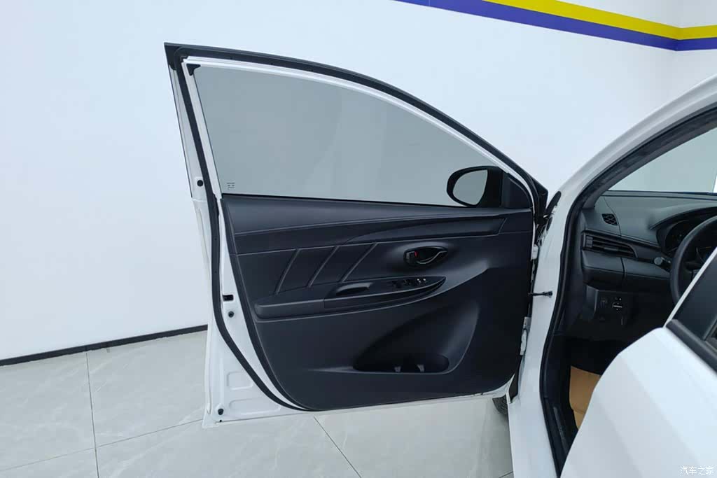 Toyota YARiS L, 2020 7