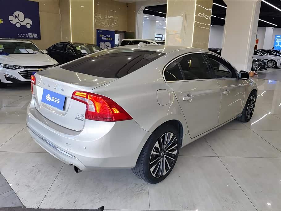 Volvo S60