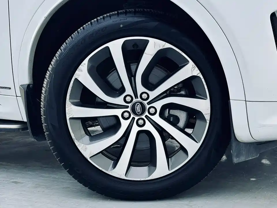 Land Rover Discover sources for sports