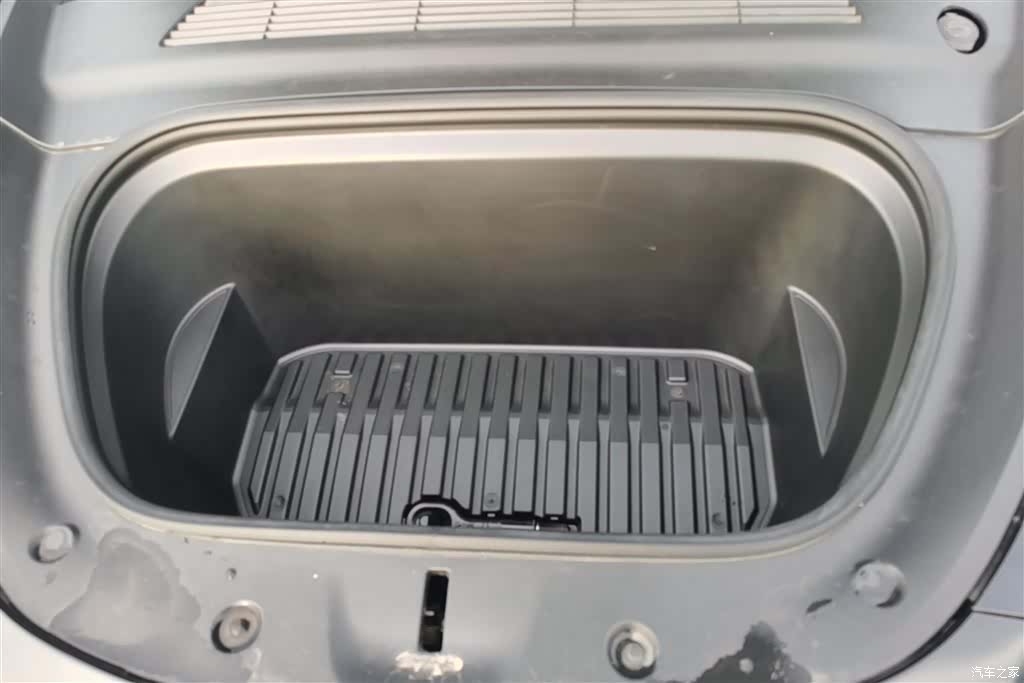 Tesla Model Y, 2021 10
