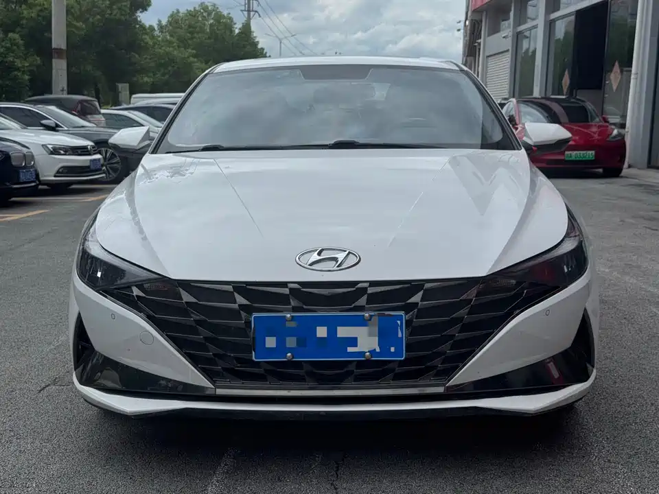 Hyundai Elantra