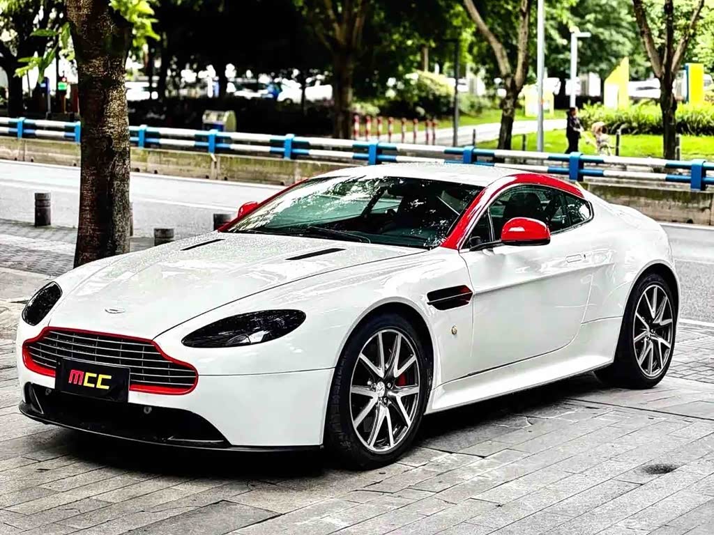 Aston Martin V8 Vantage