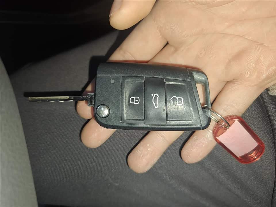 Volkswagen Exploring the shadow