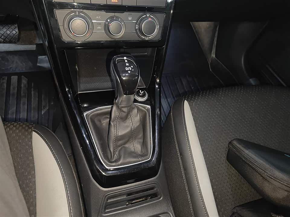 Volkswagen Exploring the shadow