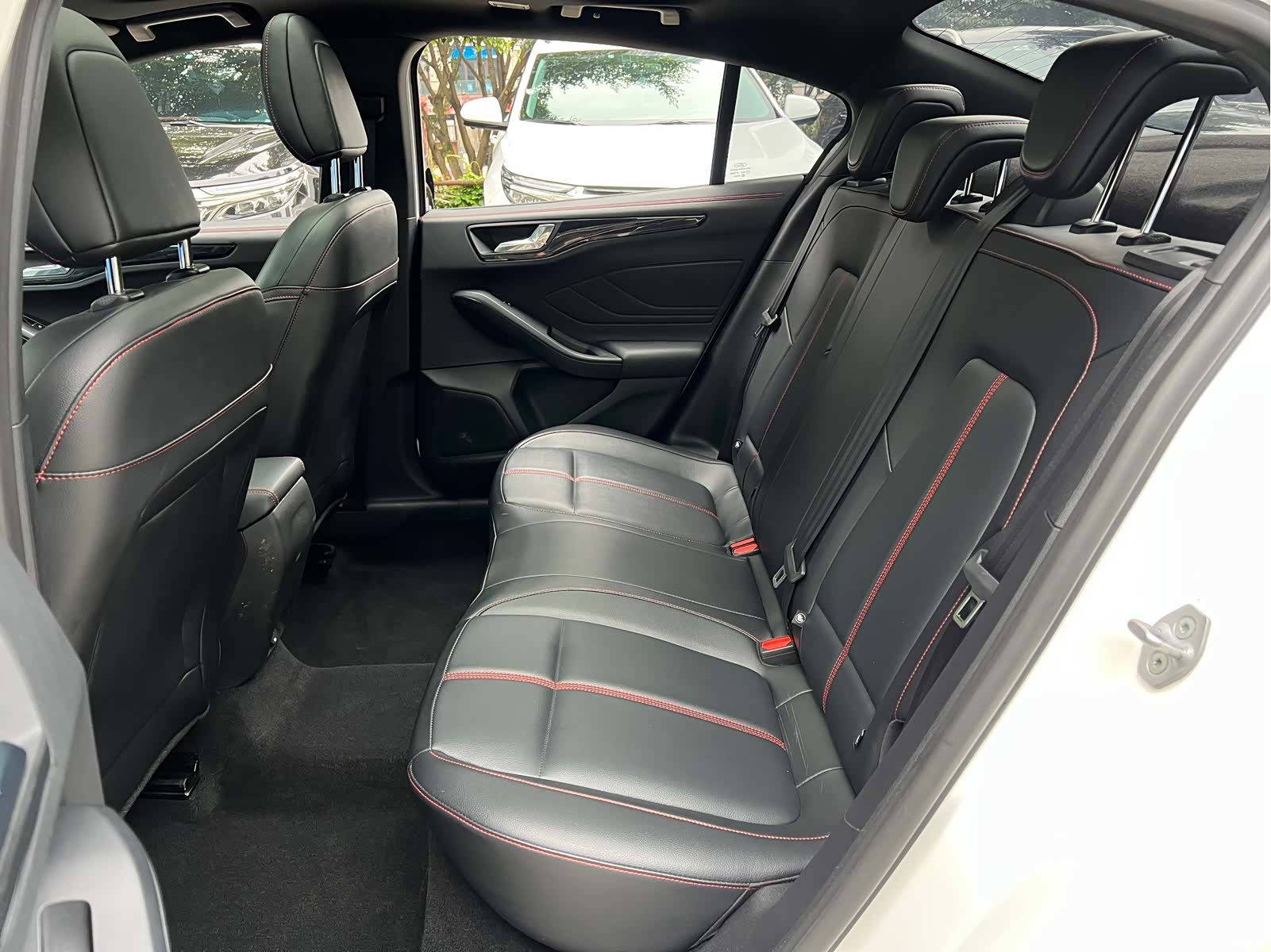 Ford Focus, 2023 10