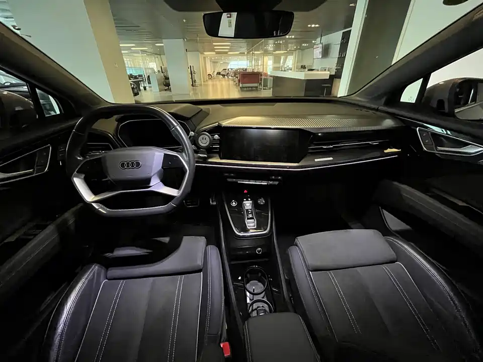 Audi Q4 Audi Q4