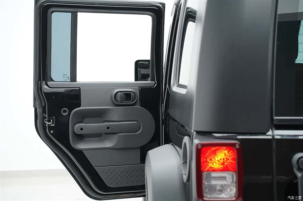 Jeep Wrangler, 2010 28
