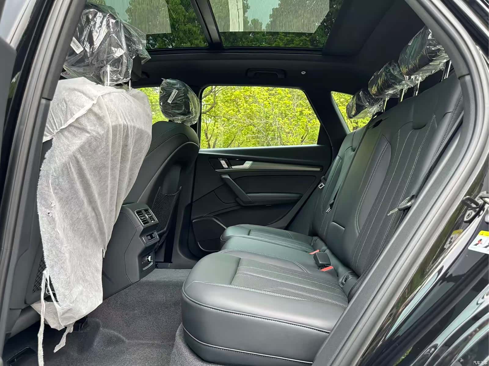 Audi Q5L, 1900 10