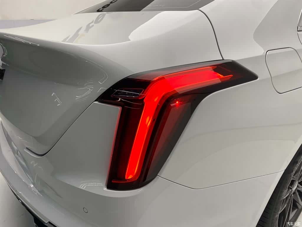 Cadillac CT4, 2023 10