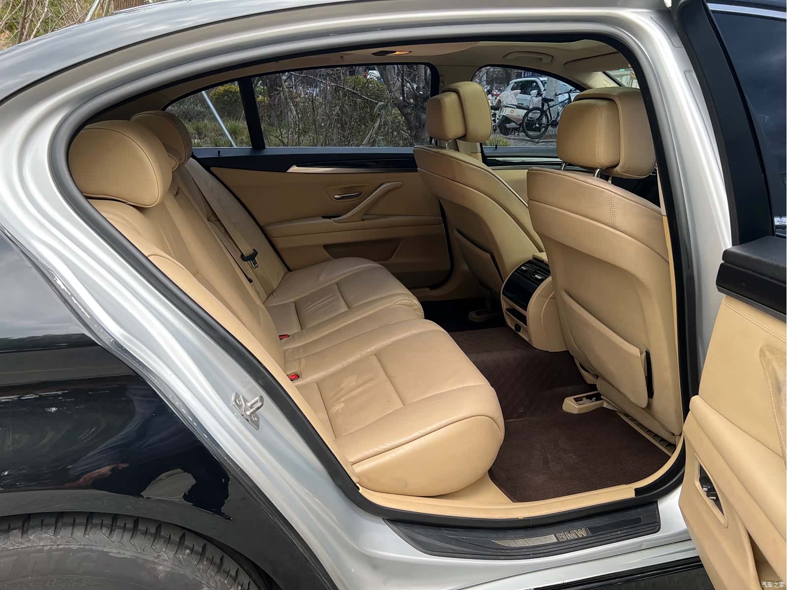 BMW 5 Series, 2012 15