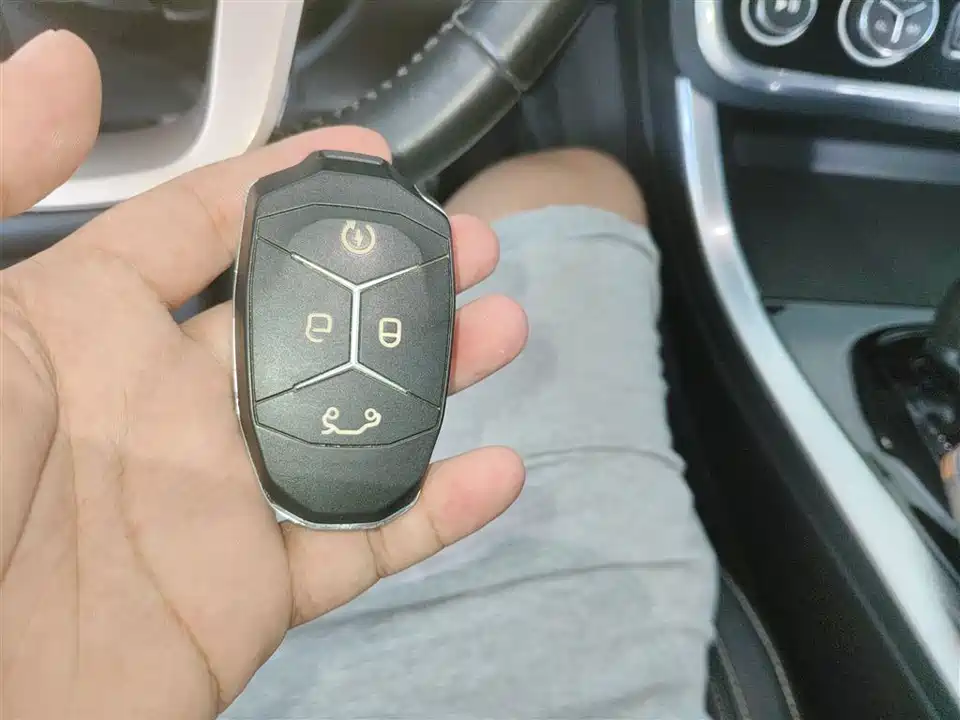 Lynk & Co 01