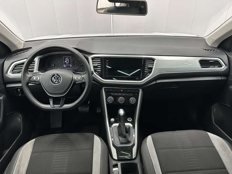 Volkswagen T-ROC exploring Songs