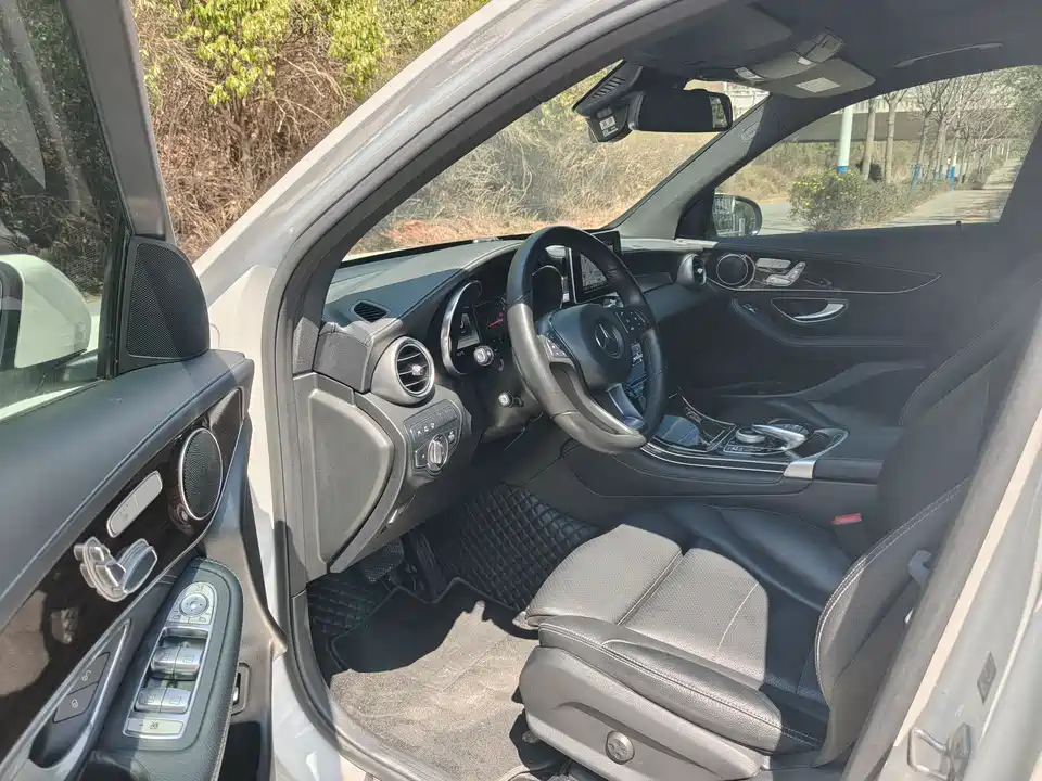 Mercedes-Benz GLC Mercedes-Benz GLC