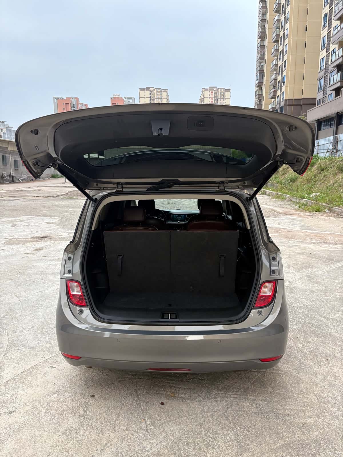 Buick GL6, 2019 13