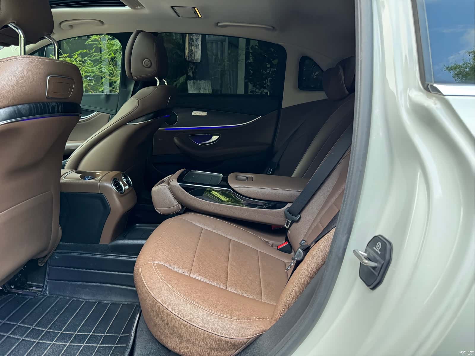 Mercedes-Benz E-Class, 2017 9