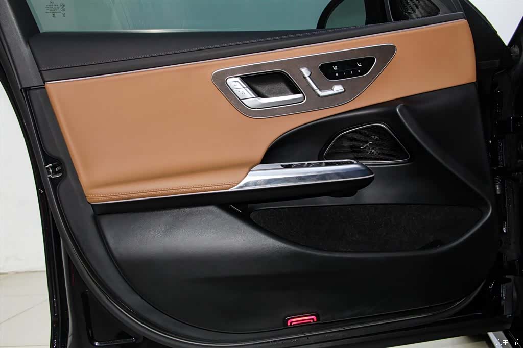 Mercedes-Benz E-Class, 2024 16