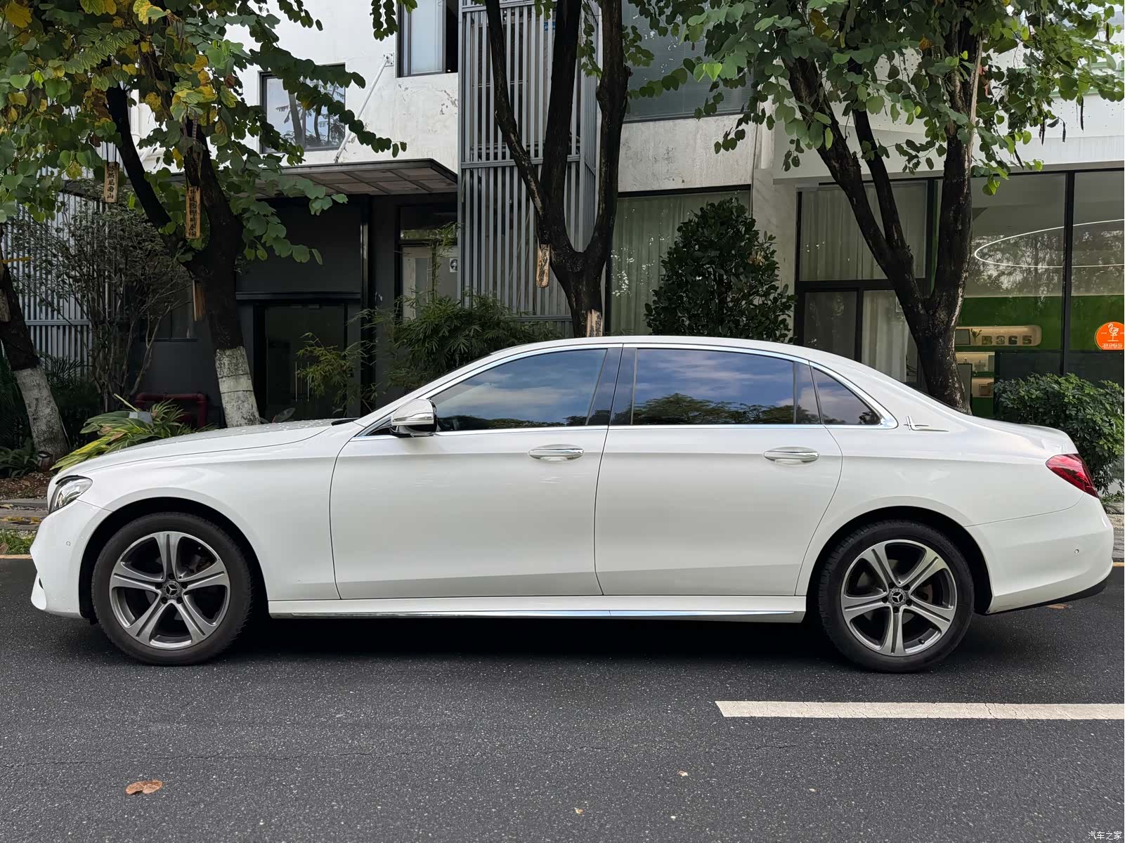 Mercedes-Benz E-Class, 2017 3
